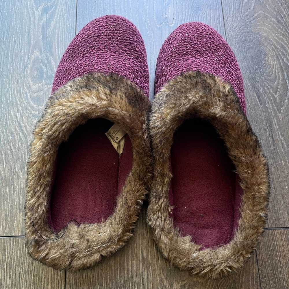 Totes Slippers - Picture 2 of 6